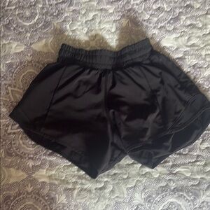 Lululemon black hotty hot shorts size 0